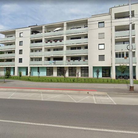 Alure Residences 1 & 24H Self Check-In, Free Parking In Front Of The Apartment Building, New Building, Terrace, Cafe With Breakfast In The Apartment Building, Next To The Aqua Park Banská Bystrica Exteriér fotografie