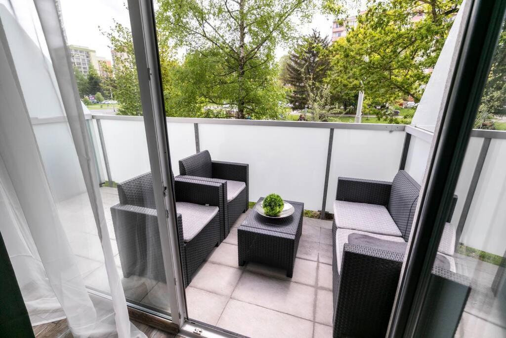 Alure Residences 1 & 24H Self Check-In, Free Parking In Front Of The Apartment Building, New Building, Terrace, Cafe With Breakfast In The Apartment Building, Next To The Aqua Park Banská Bystrica Exteriér fotografie