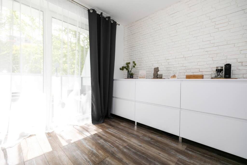Alure Residences 1 & 24H Self Check-In, Free Parking In Front Of The Apartment Building, New Building, Terrace, Cafe With Breakfast In The Apartment Building, Next To The Aqua Park Banská Bystrica Exteriér fotografie