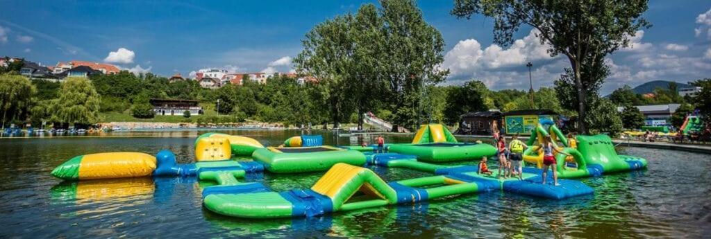 Alure Residences 1 & 24H Self Check-In, Free Parking In Front Of The Apartment Building, New Building, Terrace, Cafe With Breakfast In The Apartment Building, Next To The Aqua Park Banská Bystrica Exteriér fotografie